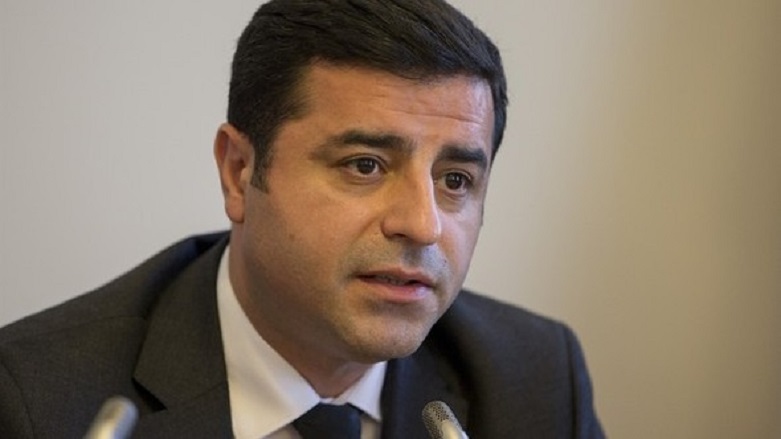 Demirtaş: Savcılar bana karşı suç işliyor